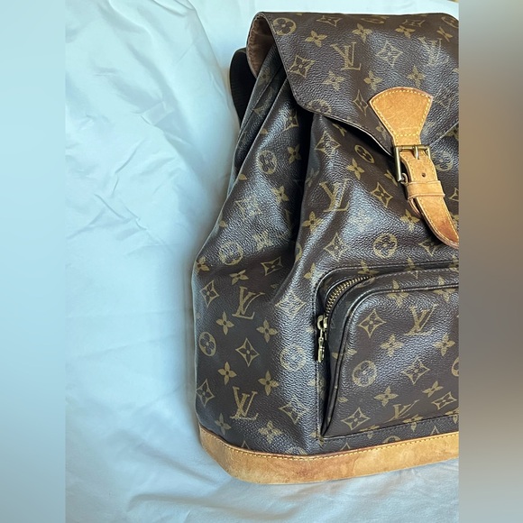 LOUIS VUITTON Monogram Montsouris GM Backpack - Picture 2 of 16